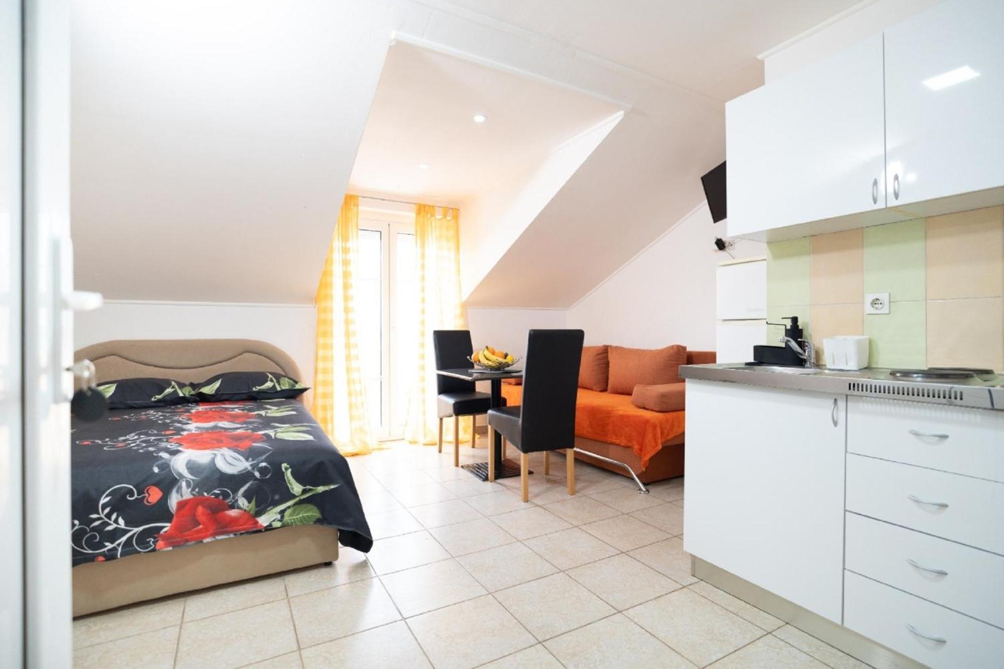 Apartments Milic Gornji Karin Exterior foto